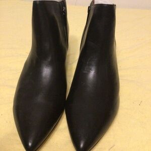 SARTO ANKLE BOOTS SZ 11M